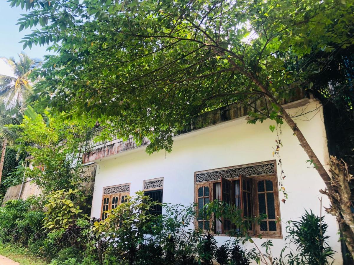 Thaaaru Villa Mirissa Exterior photo